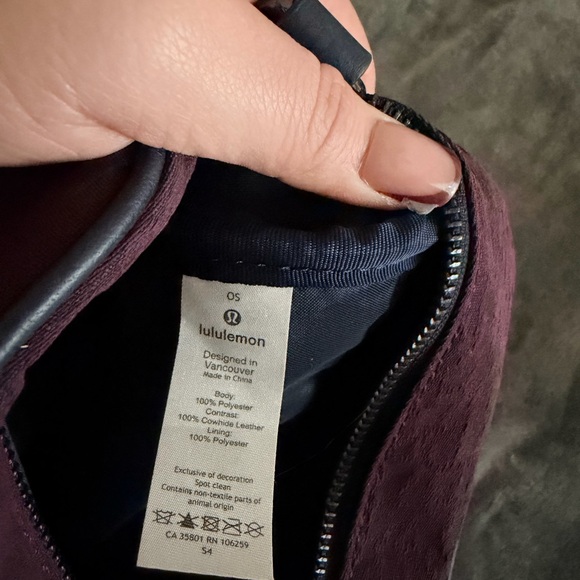 Lululemon Athletica Burgundy and Black Crossbody Bag - Picture 4 of 4